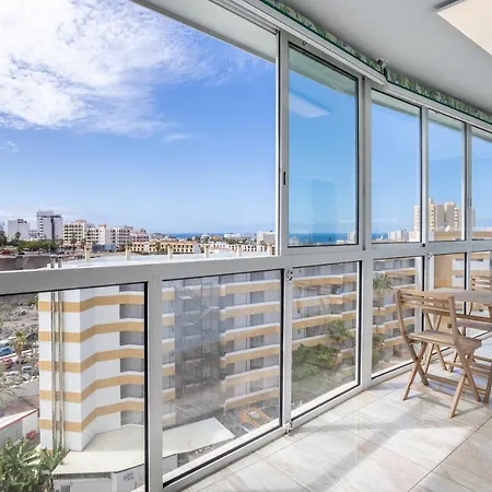 Apartamento Con Vistas Y Piscina En Apartment *