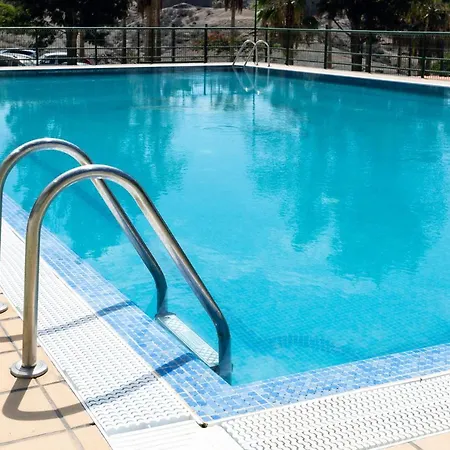 Apartamento Con Vistas Y Piscina En Apartment