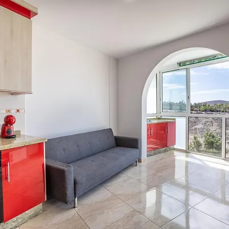 Apartamento Con Vistas Y Piscina En Apartman *