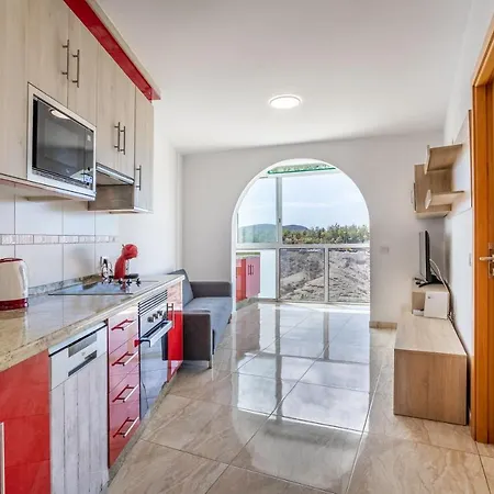 Apartamento Con Vistas Y Piscina En Apartman