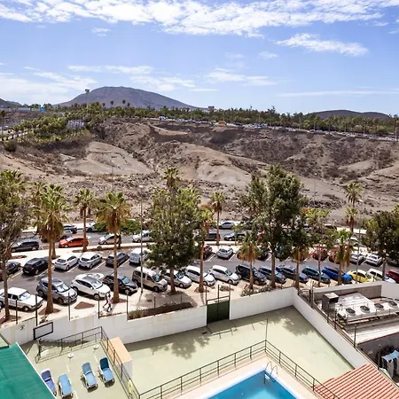 Apartamento Con Vistas Y Piscina En Apartman